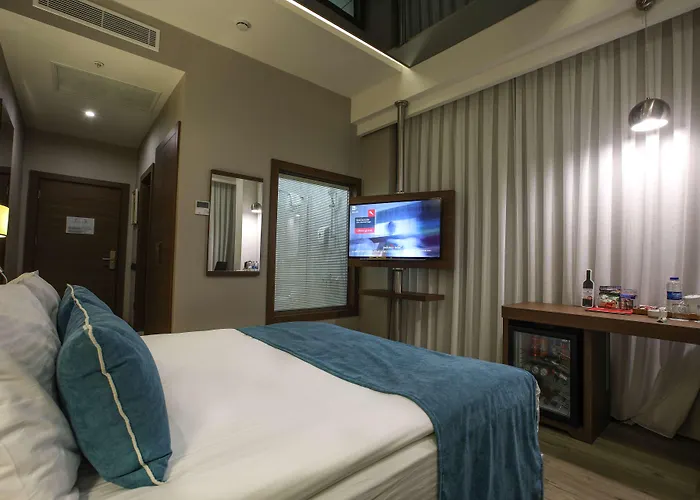 Zimmer mit Kingsize-Bett