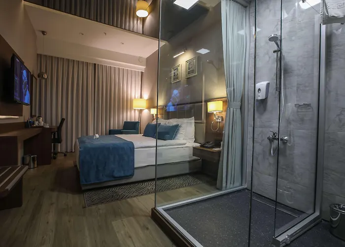 Zimmer mit Kingsize-Bett